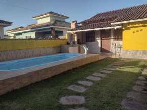 Casa aconchegante com piscina e churrasqueira